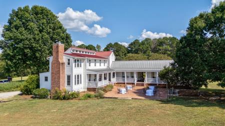 1051 MEADOW LANE