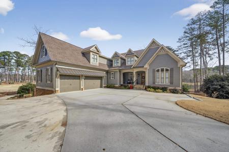 1060 TURNBERRY CIRCLE