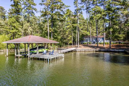 134 NE PINEVIEW ROAD