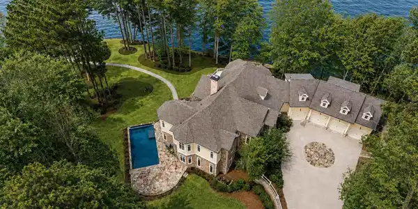 1080 PROSPERITY POINTE