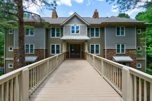 1040E CREEKSIDE