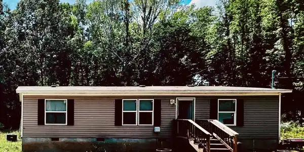 1341 DEER LAKE COURT