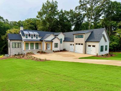 1110 SUNSET BLUFF