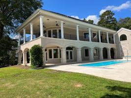 199 LAKECREST DRIVE