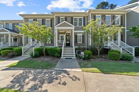 905 GREENSBORO ROAD