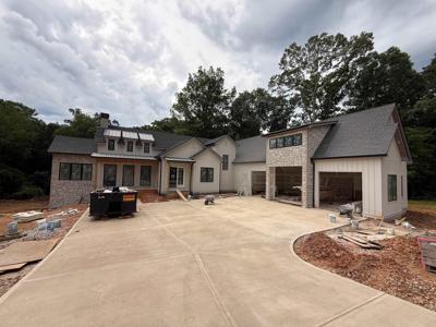 1110 SUNSET BLUFF