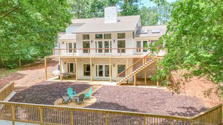 212 NW SOUTHLAND DRIVE