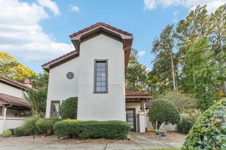 1406 CLUB DRIVE