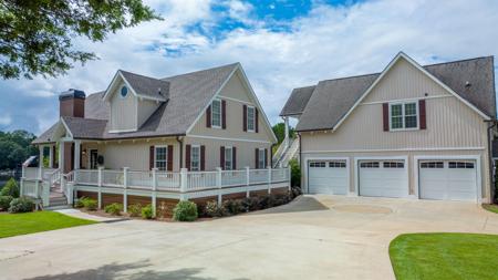 106 AB CLACK CIRCLE Lot 17