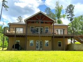 128 NW VILLAGE WAY