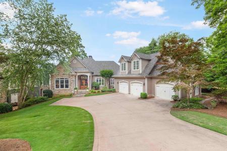 1070 PLANTATION POINT DRIVE Lot 8