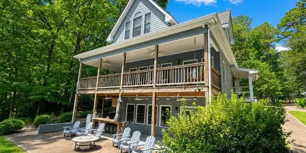 1070 APALACHEE WOODS TRAIL