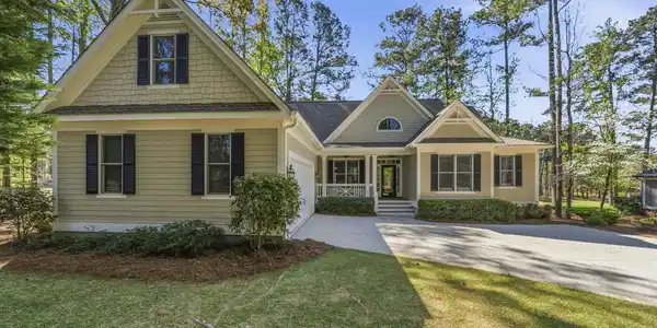 1010 LAKE DRIVE