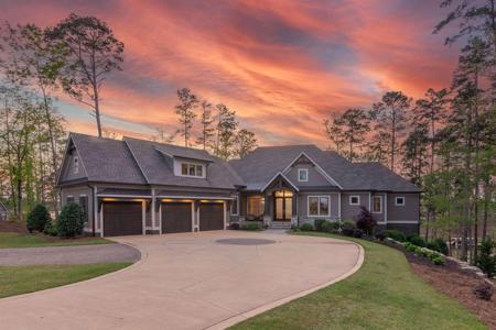 2751 LINGER LONGER DRIVE