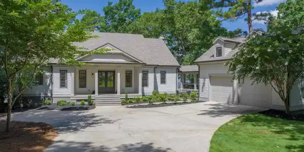 137 BARRINGTON HALL DRIVE