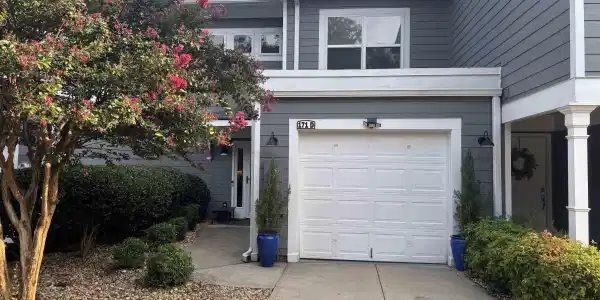 171 D FARRIERS LANE