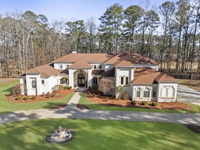 1240 LAKE DRIVE