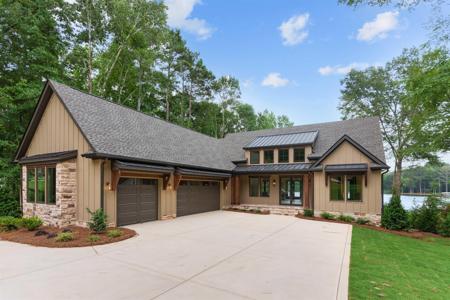 264 LOCH WAY