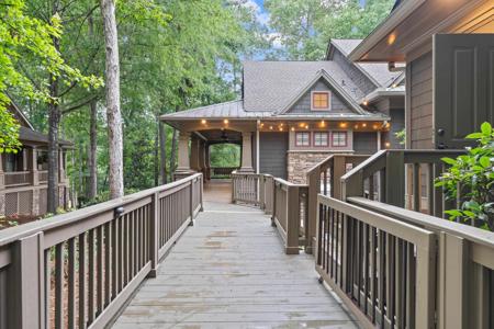 1041 LOCKETS TRAIL
