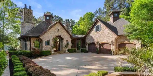 1090 SPRING CREEK