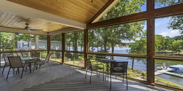 118 HICKORY POINT DRIVE