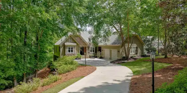 1011 DEJARNET COURT