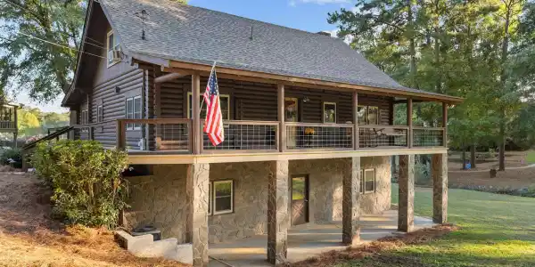 224 LOCH WAY