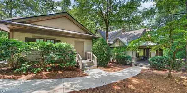 1091 LOCKETS TRAIL