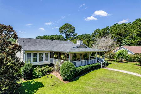 1021 TWIN RIVERS LANE
