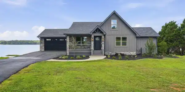 2560 SWORDS ROAD