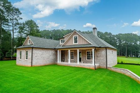 2390 CLUB DRIVE