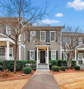 905 GREENSBORO ROAD