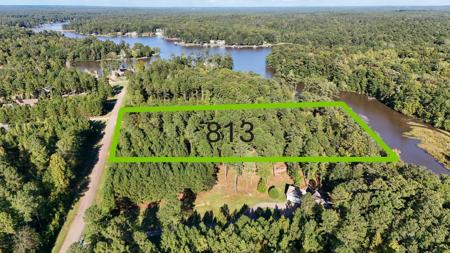 813 NW PARHAM ROAD
