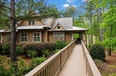 1081 REGENCY DRIVE
