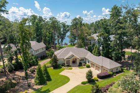 2711 LINGER LONGER DRIVE