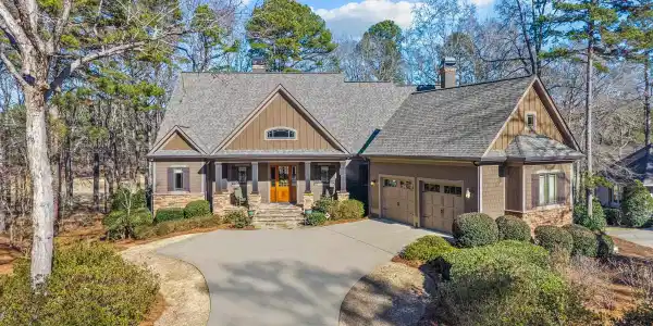 141 BROADLANDS DRIVE