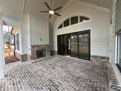 1140 LAKE DRIVE