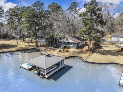 142 SE DOGWOOD DRIVE