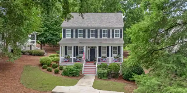 1040 VILLAGE LOOP