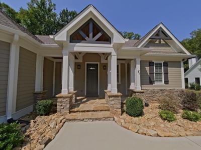 1821 CLUB DRIVE