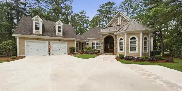 1051 CAWTHORNE LANE