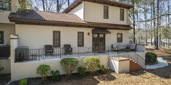 1432 CLUB DRIVE