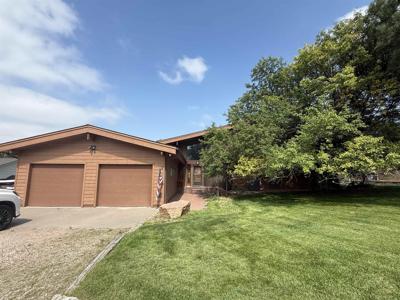 27 YACHT CLUB ESTATES