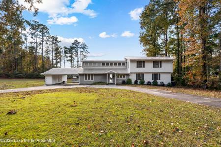 2361 Centerport