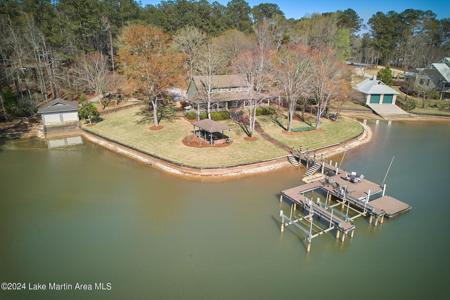 60 Hummingbird Ln