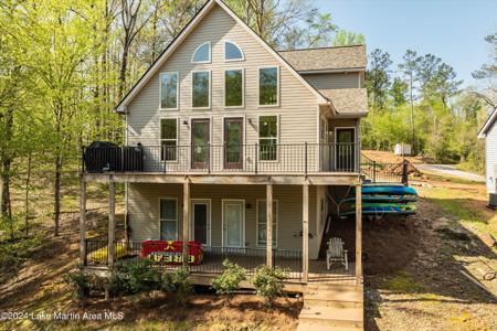 392 Waverly Lane