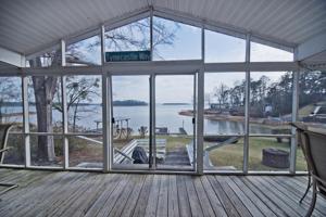 568 Mockingbird Rd