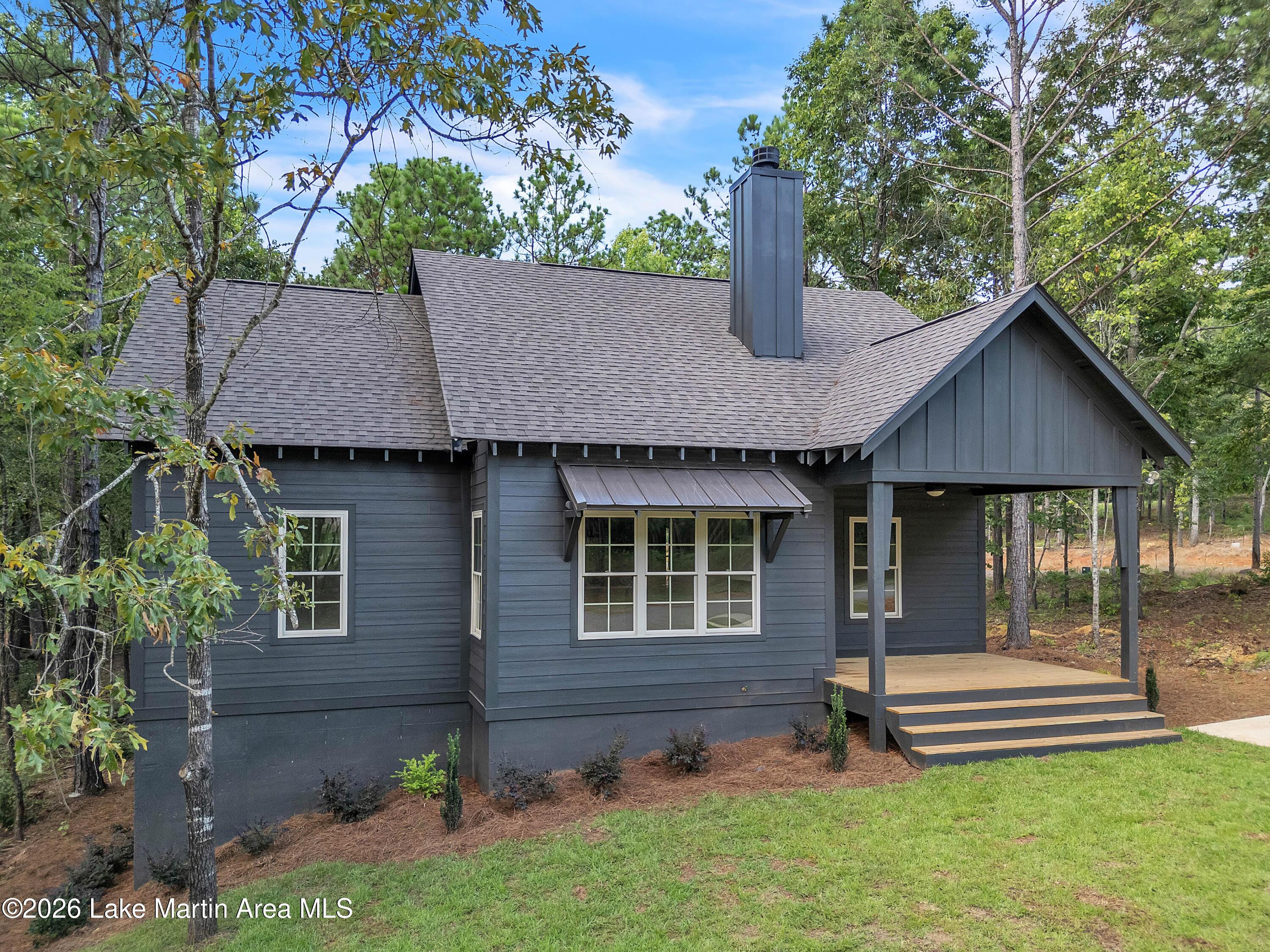 Image 4: 124 Village Parkway