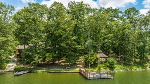 6 Shoreline Dr