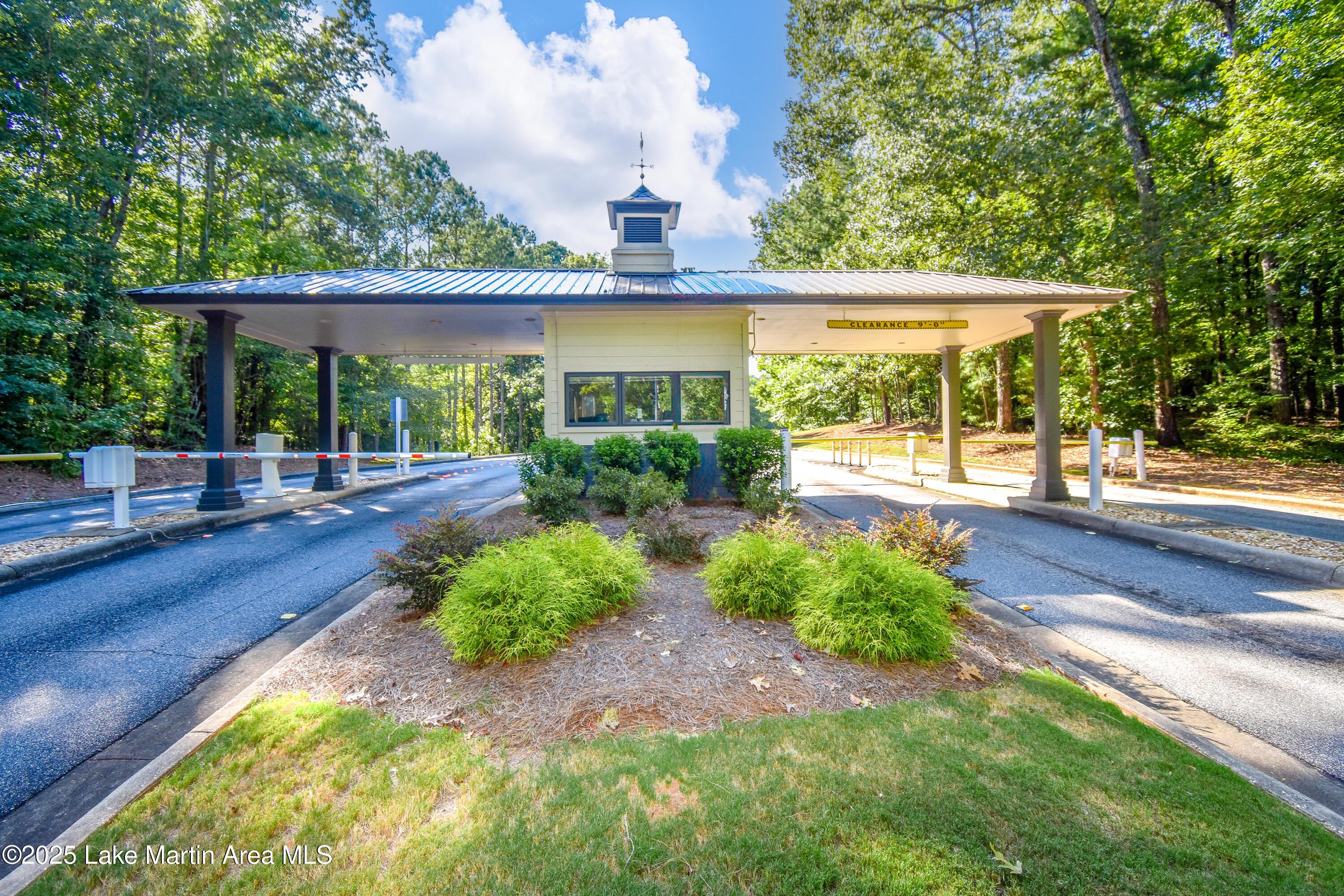 Image 4: Stillwaters front gate